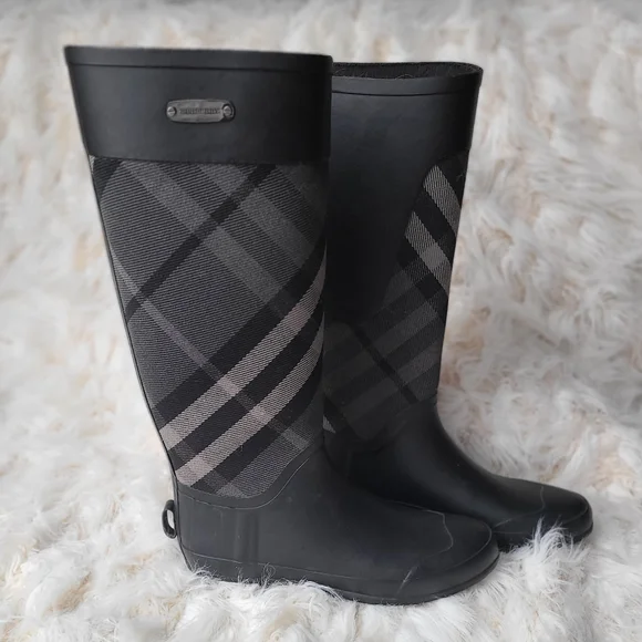 Burberry London Rainboots - Picture 1 of 4
